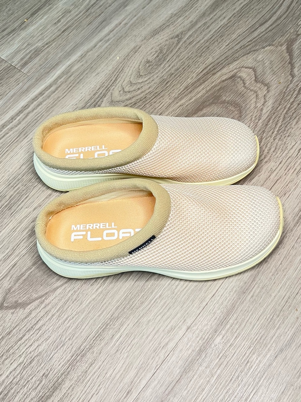 Merrell Encore Women’s Shoes Mule Slip-On Silver Beige Sz 7.5 Lounge Comfy